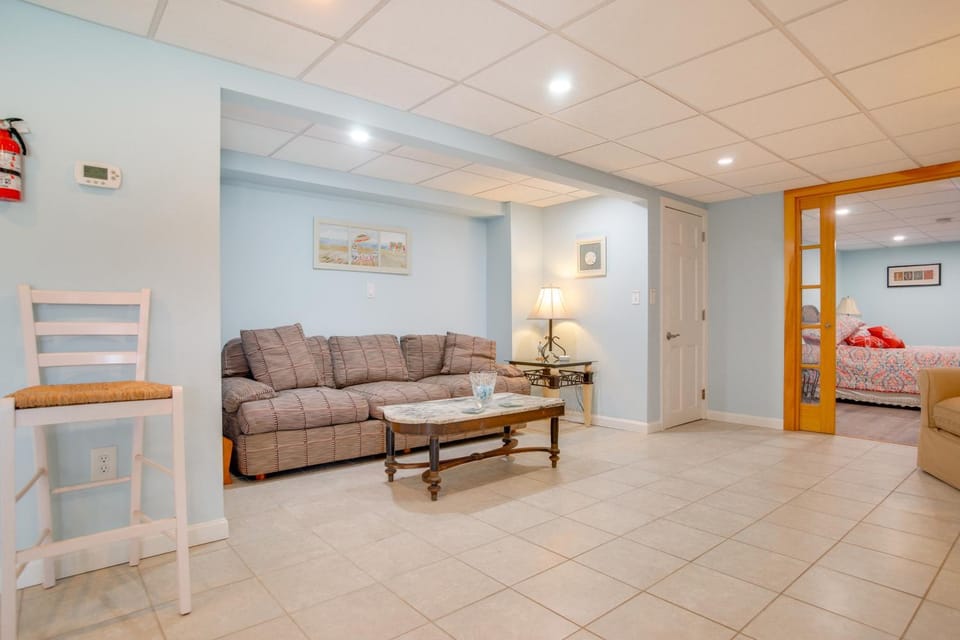 Steps to Pond & Beach! Couples Retreat in Cape Cod Apartment in Mashpee