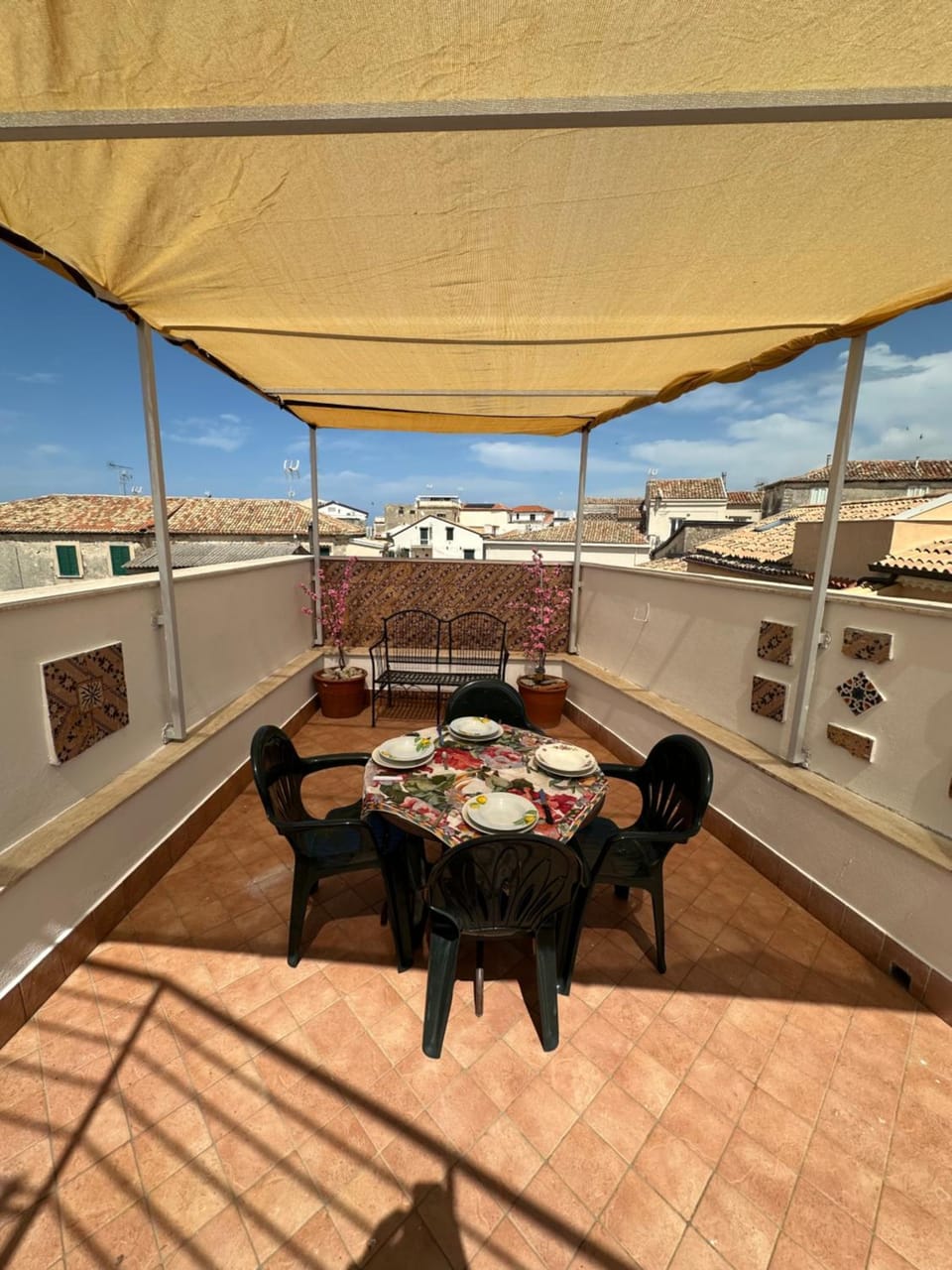 View (from property/room), Balcony/Terrace, Dining area