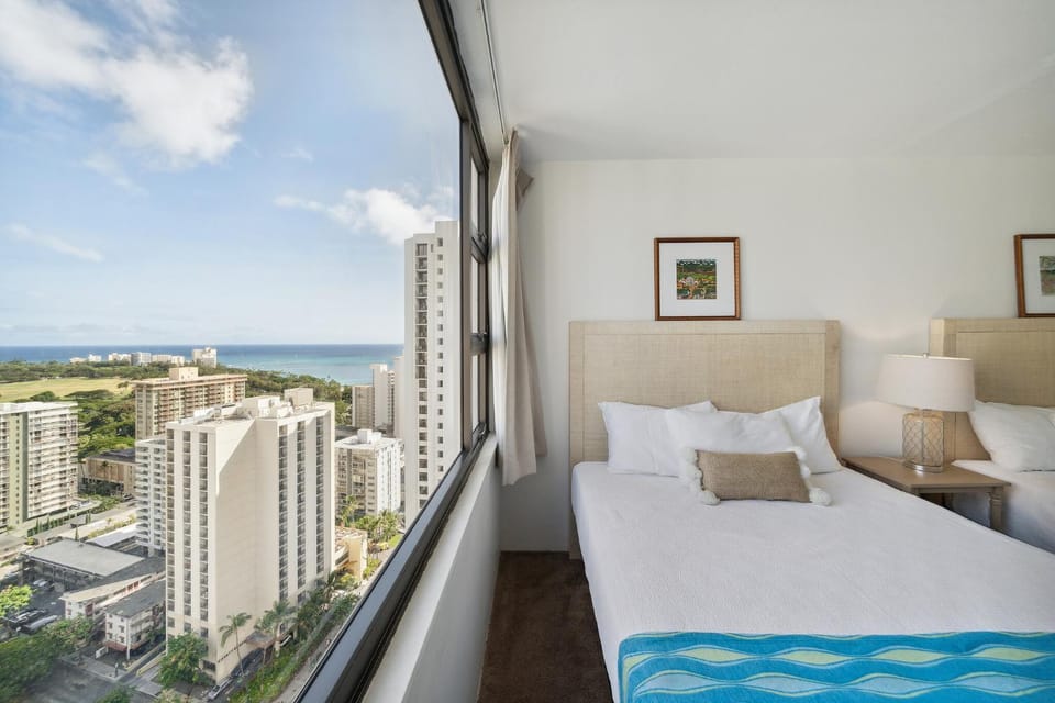 Oceanview Just Steps from Waikiki Beach 3007T1 Apartment in Honolulu