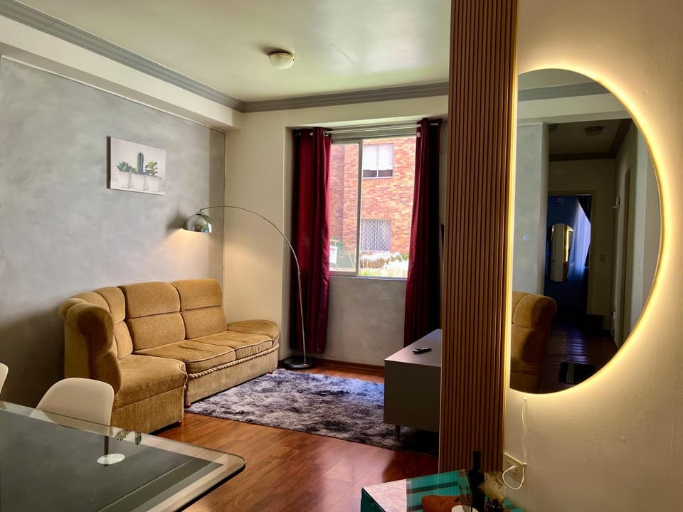 Dpto Familiar 3H-2B en Av 6 de Diciembre Apartment in Quito