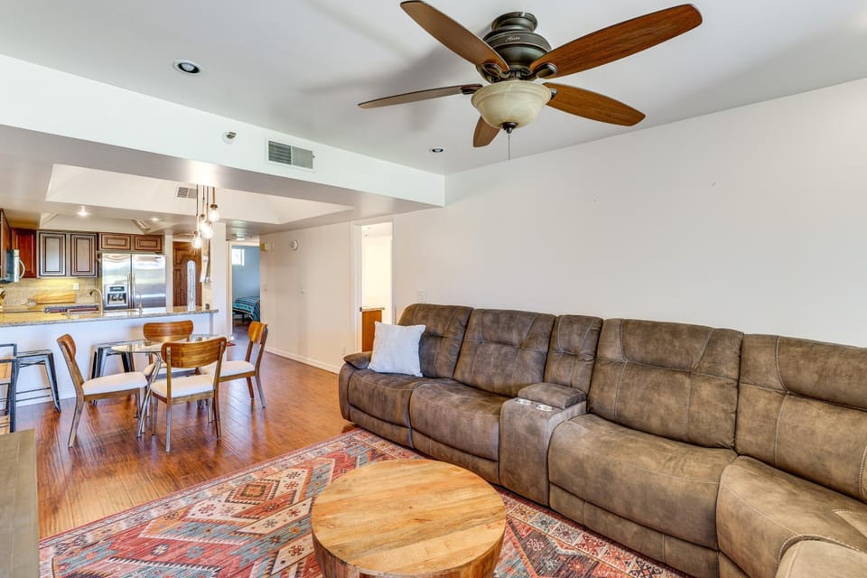 Golf Views & Pool Access: Central Scottsdale Condo House in Scottsdale