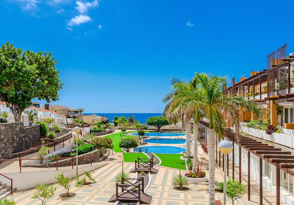 Property building, Garden view, Pool view, Sea view, Swimming pool