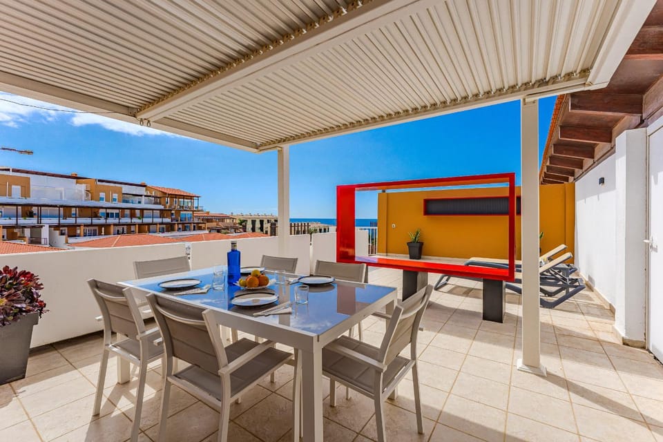 View (from property/room), Balcony/Terrace, Dining area
