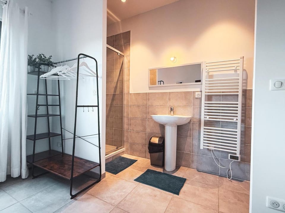 Shower, Bathroom