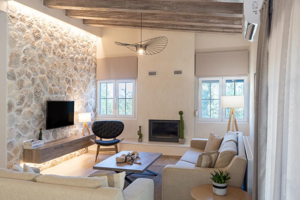 Living room, Garden view, fireplace