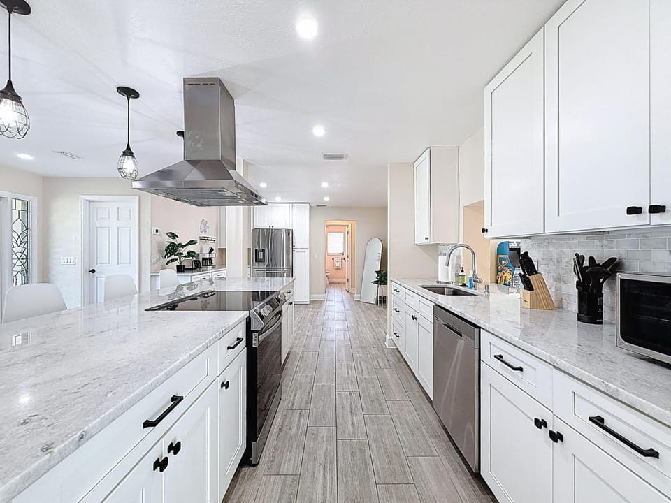 Pool Pet Friendly Game Room House in Dunedin
