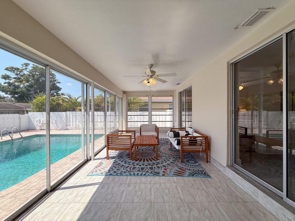 Pool Pet Friendly Game Room House in Dunedin