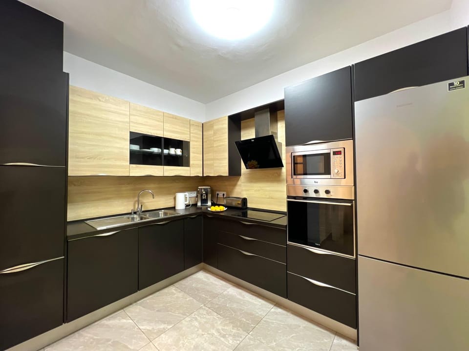 Coffee/tea facilities, Kitchen or kitchenette, oven, toaster