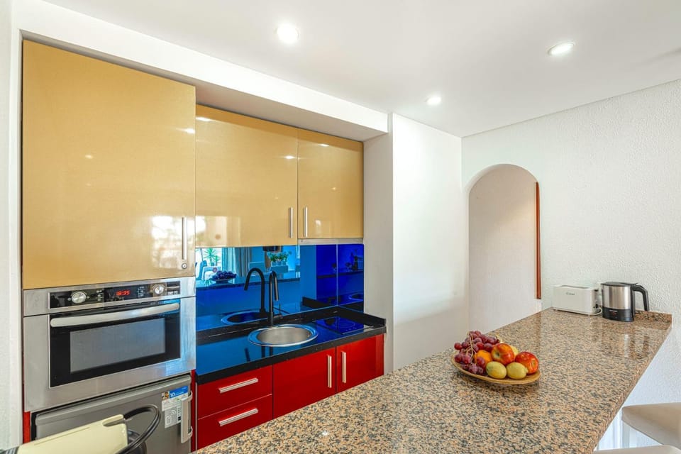 Kitchen or kitchenette, oven