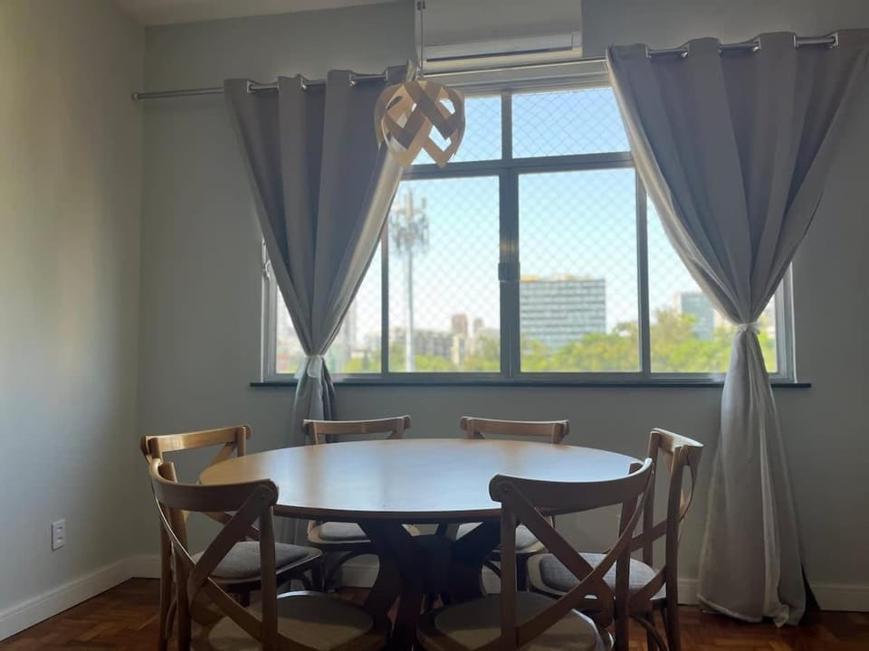 Lux 37 - Rio Spacious for 7 prime location Apartment in Rio de Janeiro