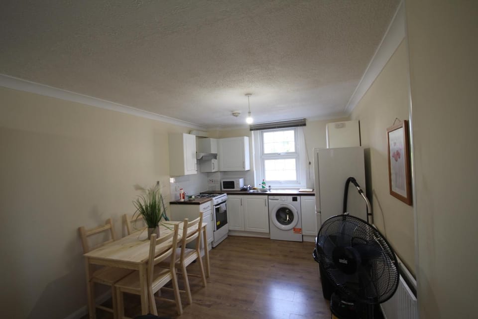 Whitehall Place Apartment in Uxbridge