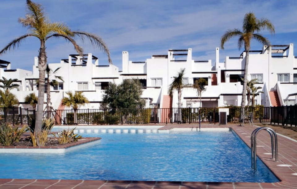 Day, Swimming pool