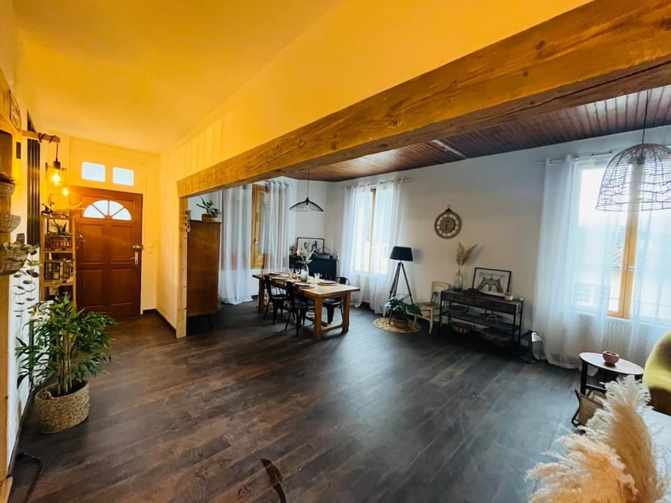 Maison de vacances familiale 3 chambres adultes 1 chambre enfant House in Occitanie