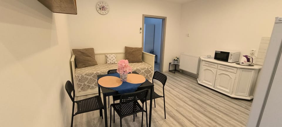 Living room, Seating area, Area and facilities