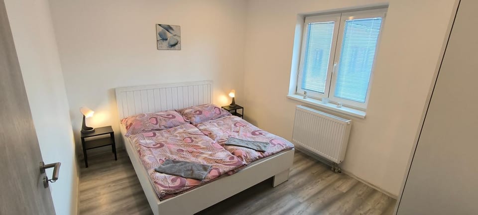 Bed, Bedroom, furniture, heating, towels
