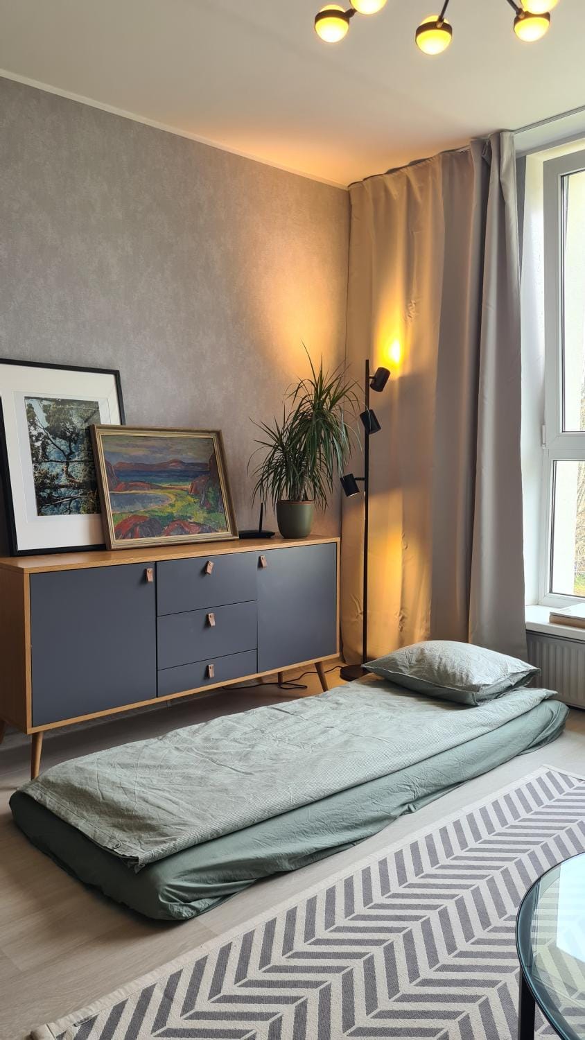 Bed, Living room