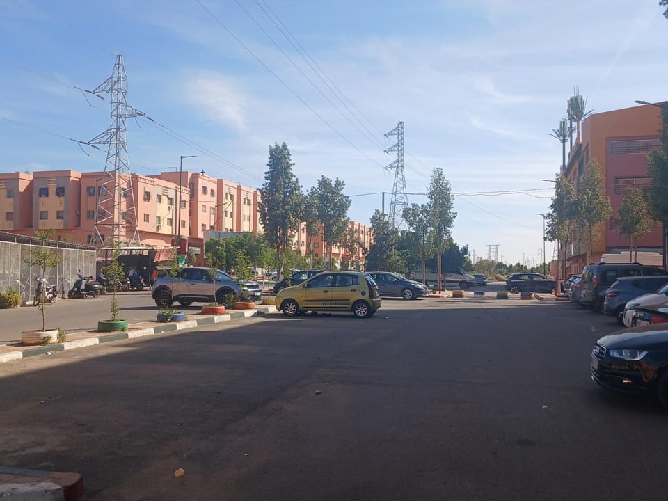 Street view, Location, Parking