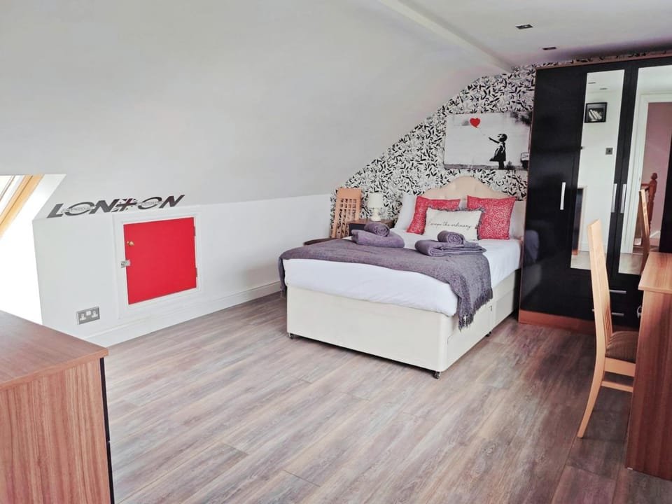 Bed, Bedroom, wardrobe