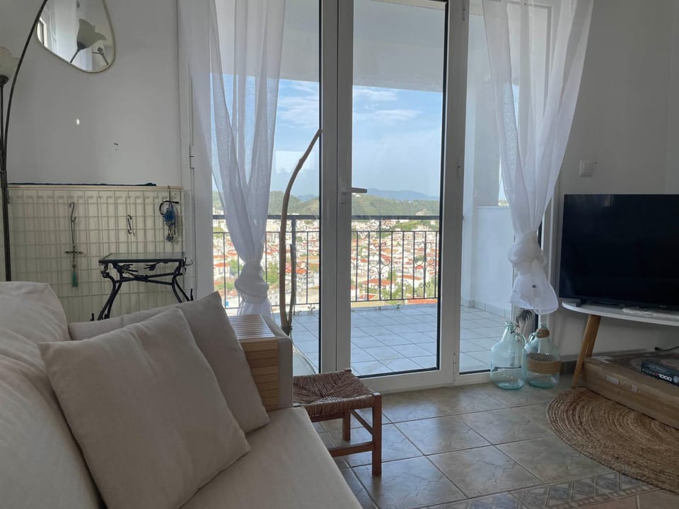 Summer, Living room