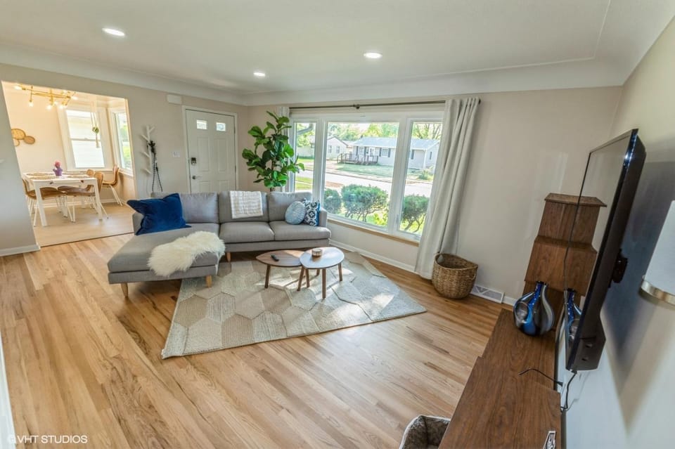 TV and multimedia, Living room, Seating area