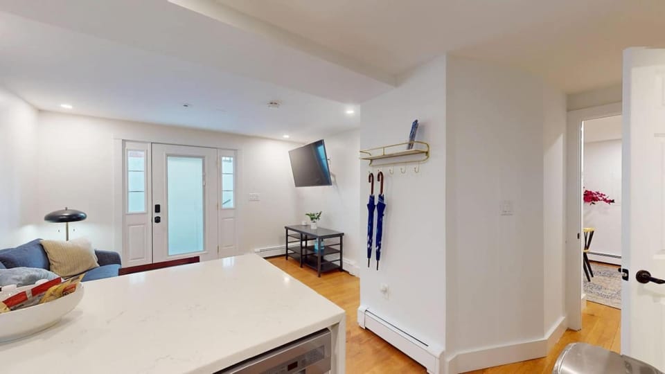 Modern Renovated 1BR w Pvt Entrance Prime Loc Apartment in Somerville