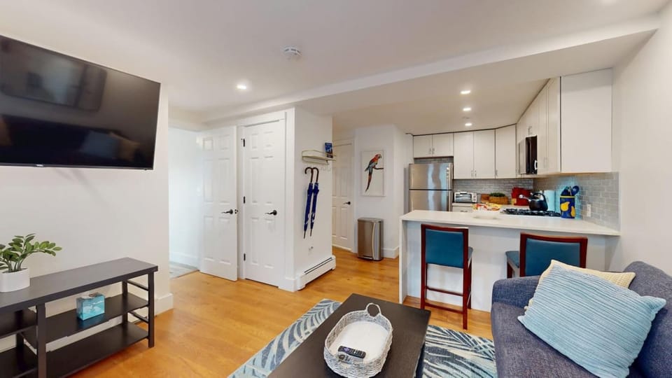 Modern Renovated 1BR w Pvt Entrance Prime Loc Apartment in Somerville