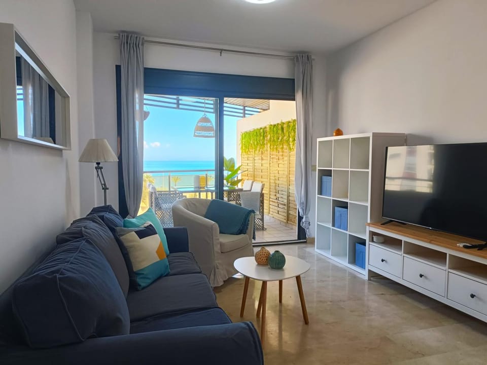 Alkan Suites con terraza en 1º linea de playa y piscina Apartment in La Alpujarra