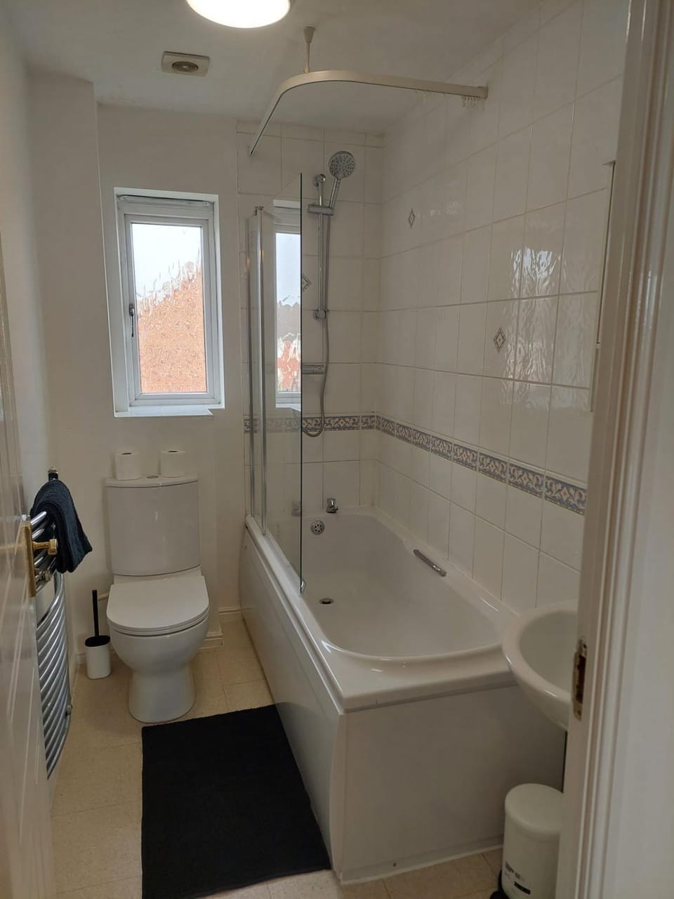 Elegant 2 Bedroom Entire House House in Nottingham