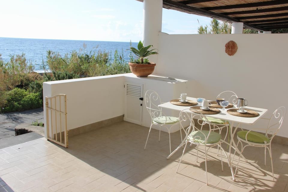 Patio, Balcony/Terrace, Dining area, Sea view