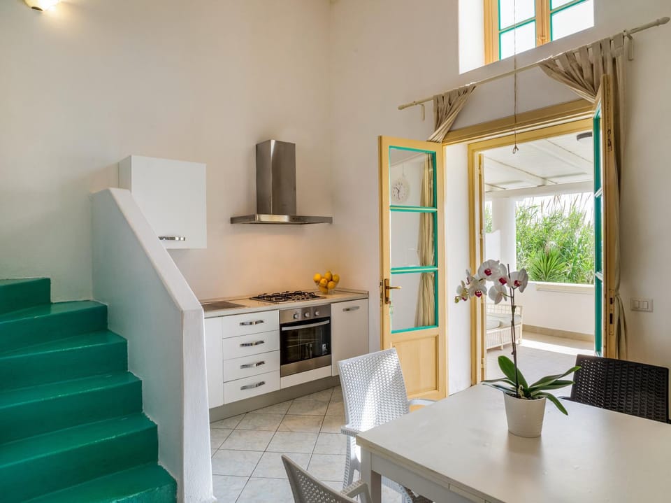 Dining area, minibar, pet friendly, kitchen