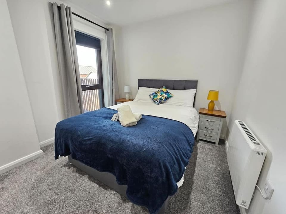 2 BR City Centre Apartment with Terrace House in Belfast