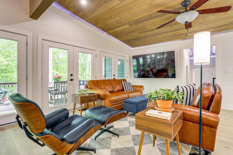 Lake Lanier Living! Retreat w/ Dock, Deck & Sauna House in Gainesville