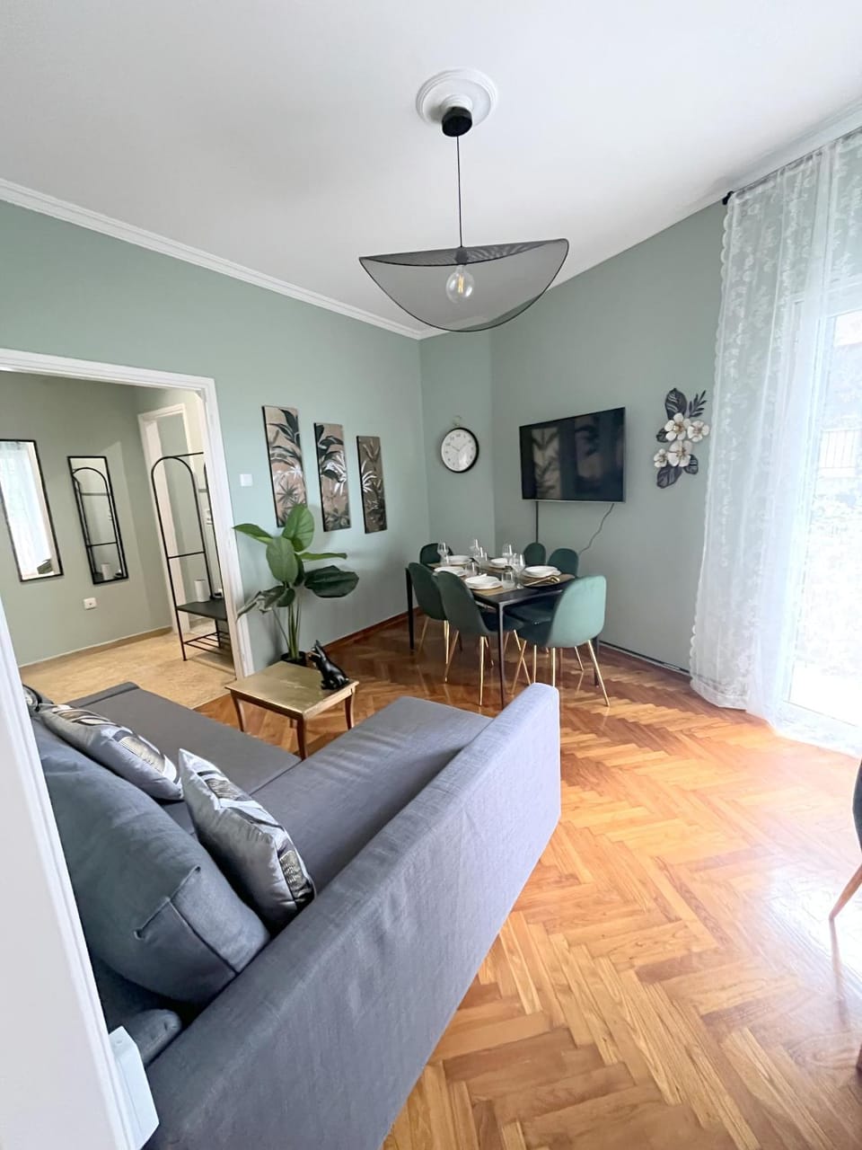 Communal lounge/ TV room