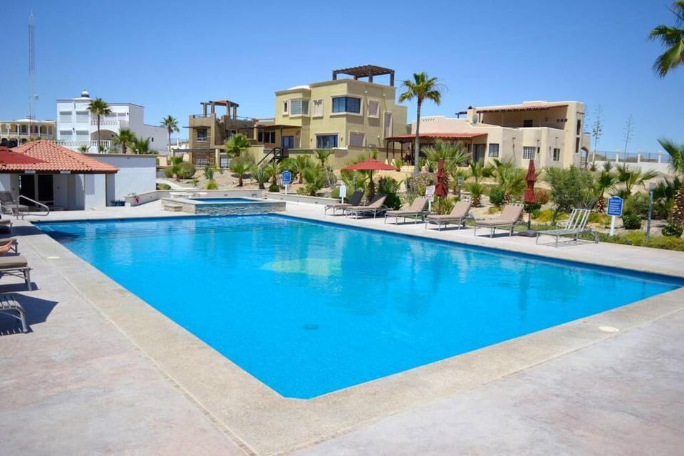 Great for Families 5 Bedroom on Sandy Beach House in Rocky Point