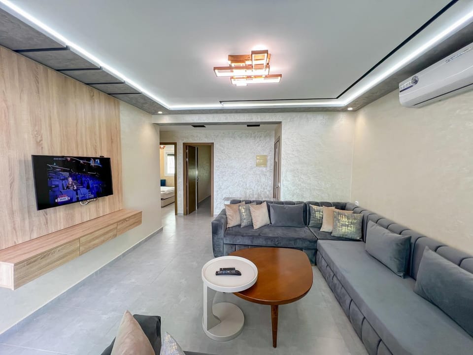 Communal lounge/ TV room, TV and multimedia, Living room, Seating area, Evening entertainment