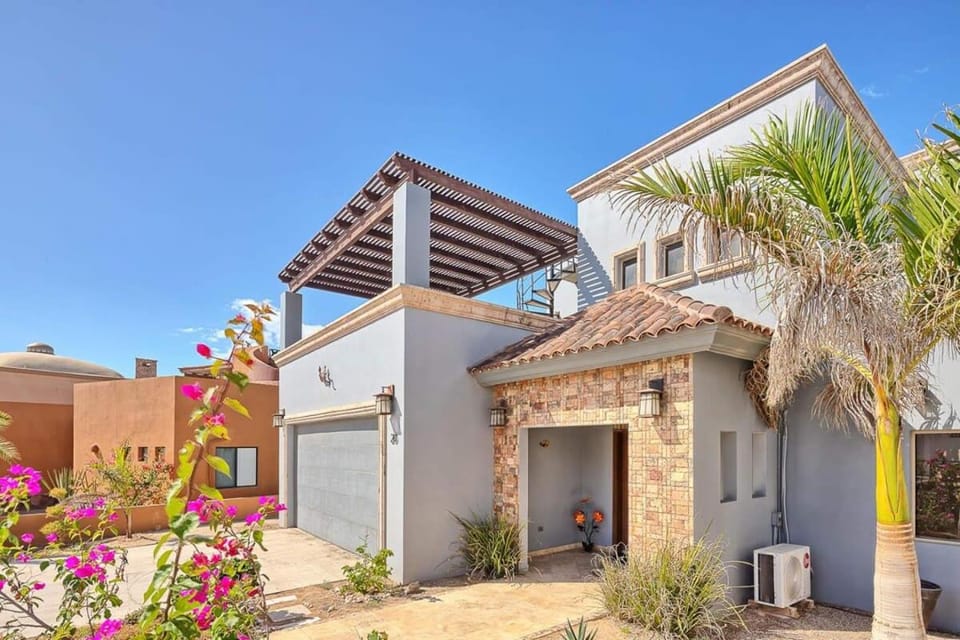 Perfect Beach Home with Style on Sandy Beach House in Rocky Point