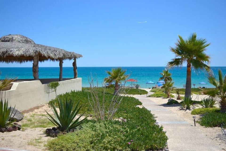 Perfect Beach Home with Style on Sandy Beach House in Rocky Point