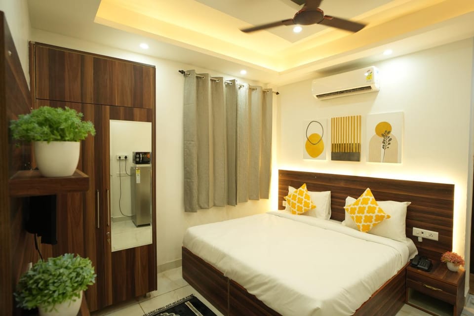 The Empire Stays , Golf Course Road Hotel in Gurugram