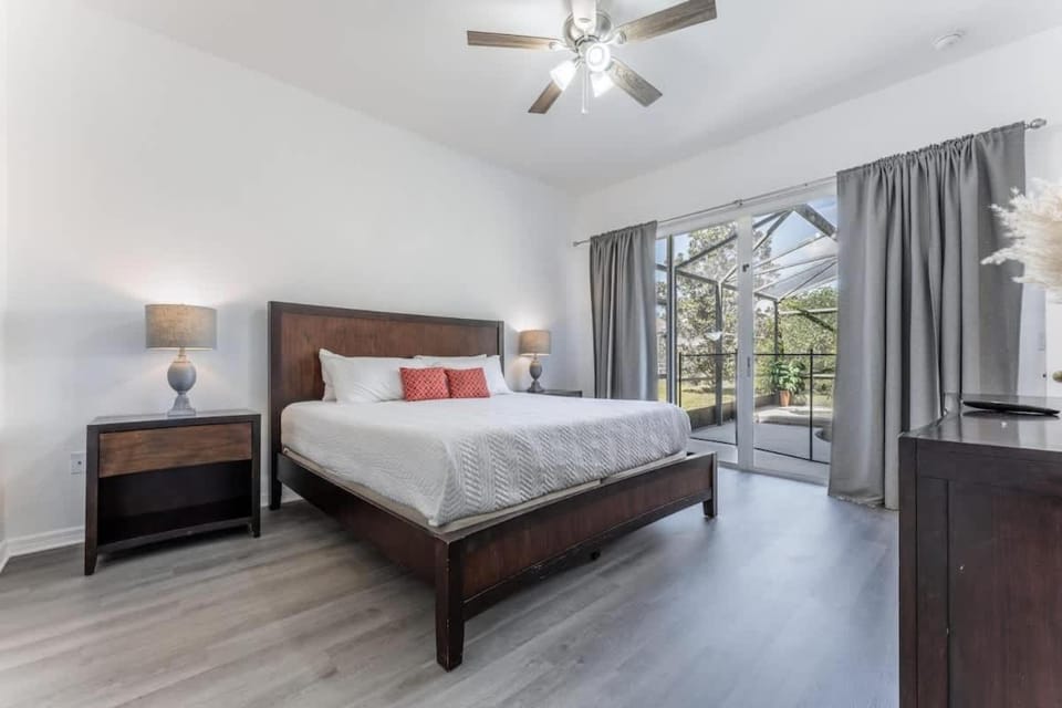 Luxury Family Villa Private Pool 10 min Disney Villa in Haines City