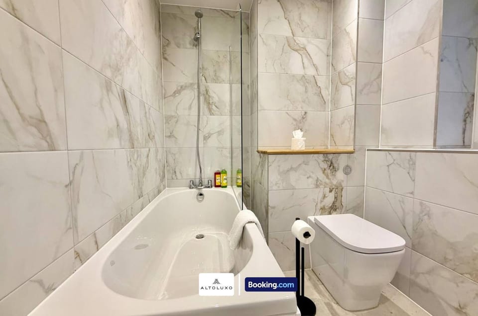 Toilet, Bathroom, Bath