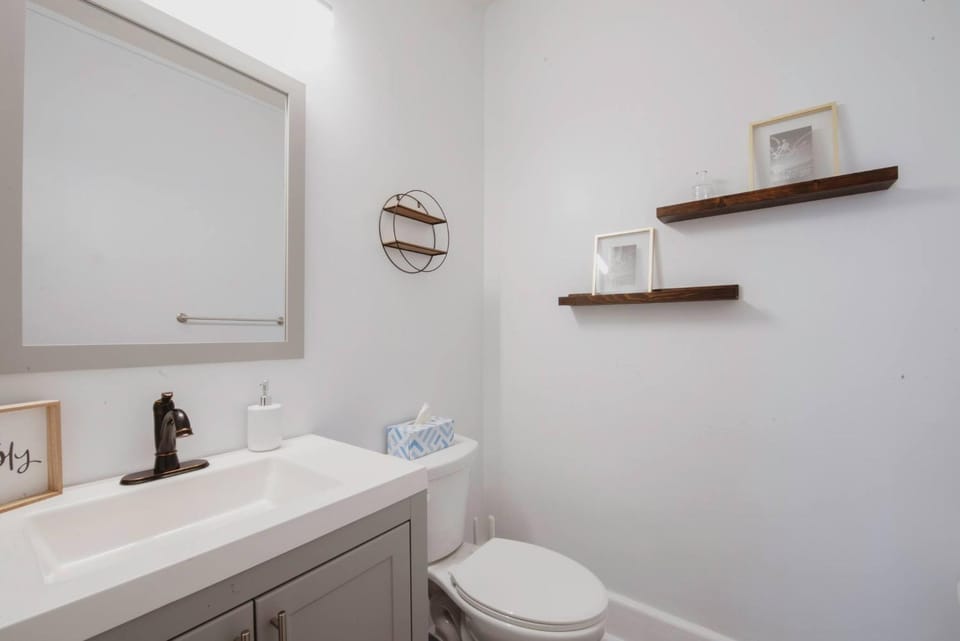 Toilet, Bathroom