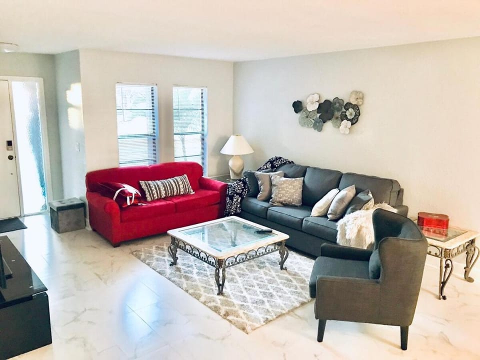 3 Bedroom House with pool, 10 min from the beach House in Pinellas Park