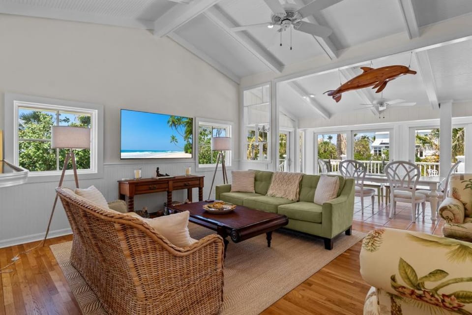 Gramma Dot's Marina House House in Sanibel Island