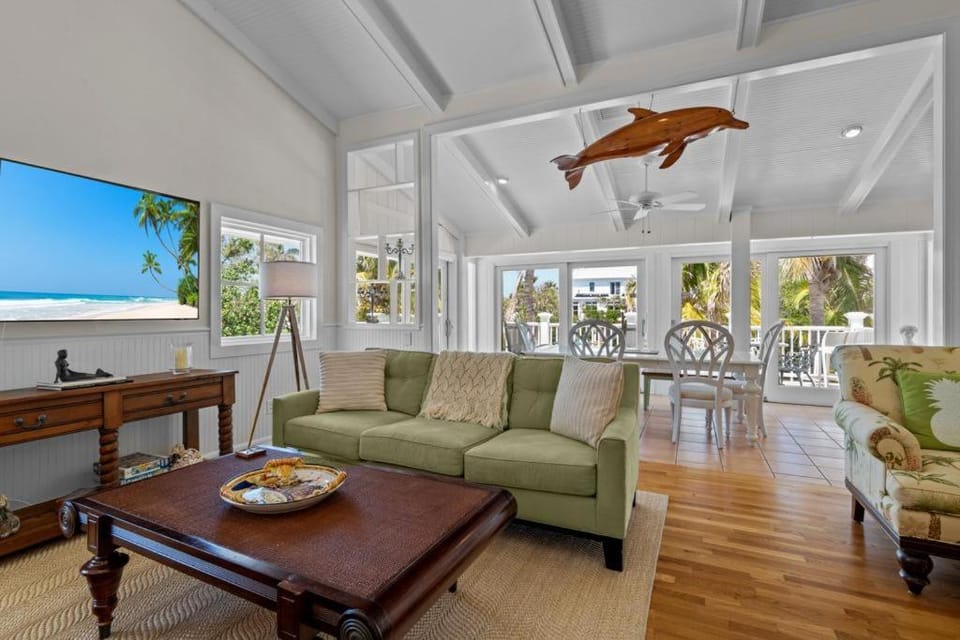 Gramma Dot's Marina House House in Sanibel Island