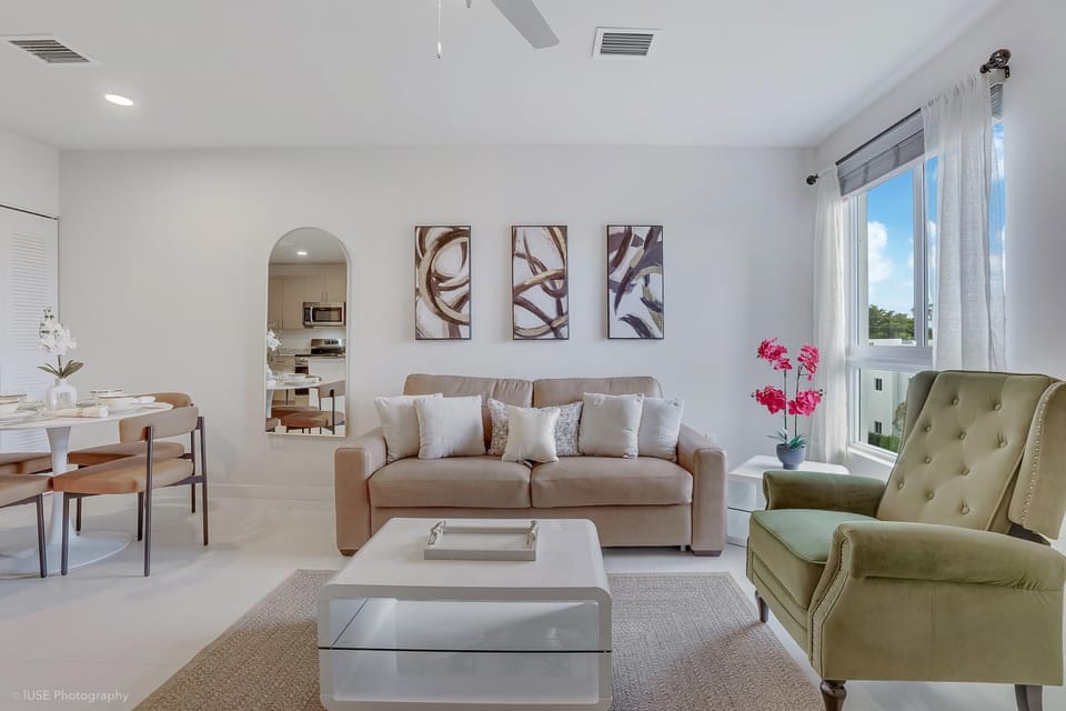 Living room, Seating area