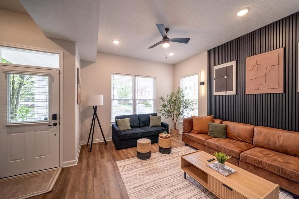 Arcade Game Room! Luxury New 3BR CLE Clinic UnivCircle Little Italy House in Cleveland Heights