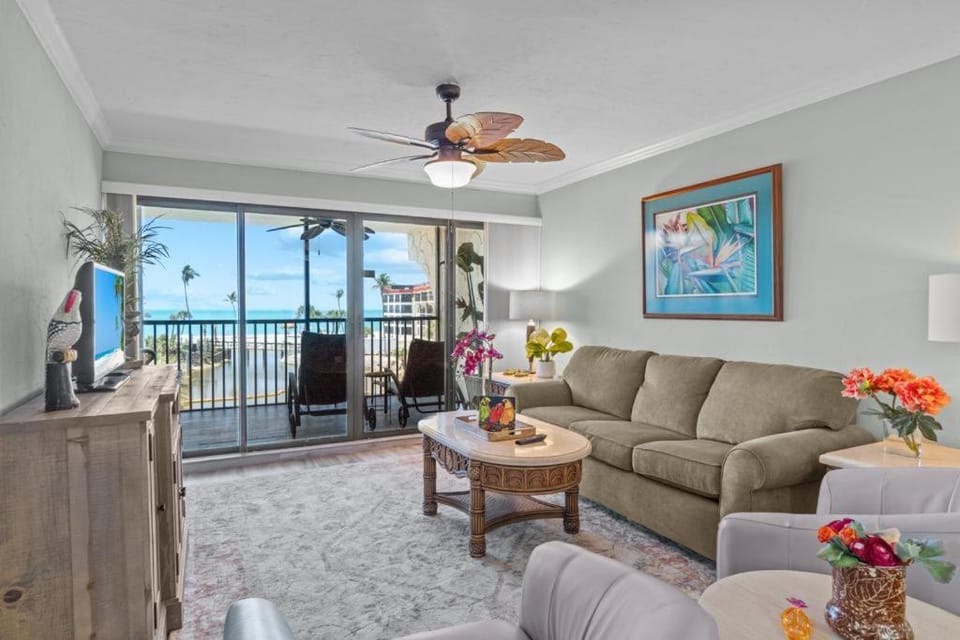 Pointe Santo C34 House in Sanibel Island