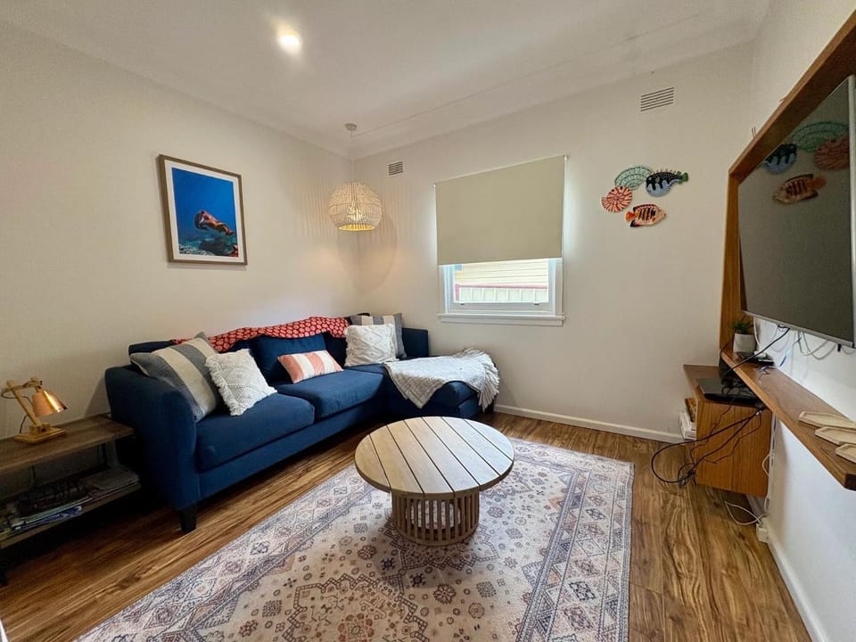 Dusky Whaler by Book Jervis Bay - Pet Friendly House in Vincentia