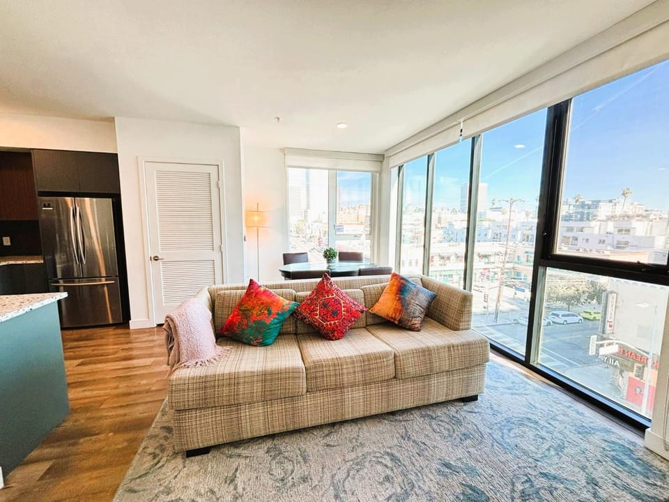 View (from property/room), Living room, Seating area