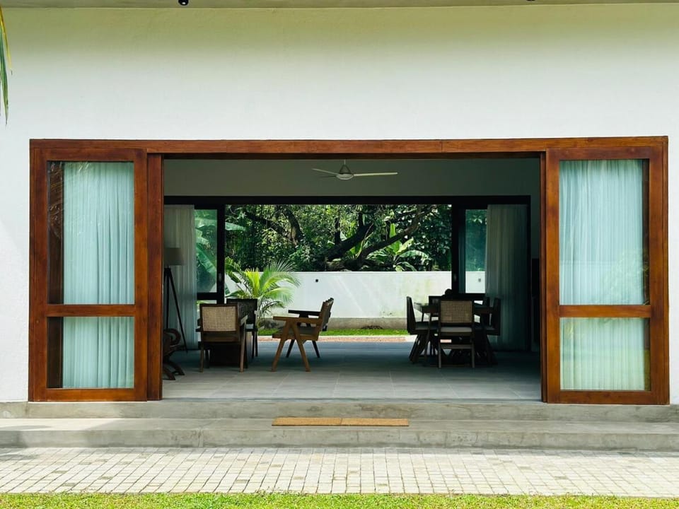 Garden, Living room, Seating area, Garden view